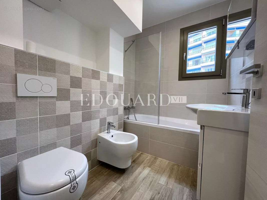 Appartement à ROQUEBRUNE-CAP-MARTIN