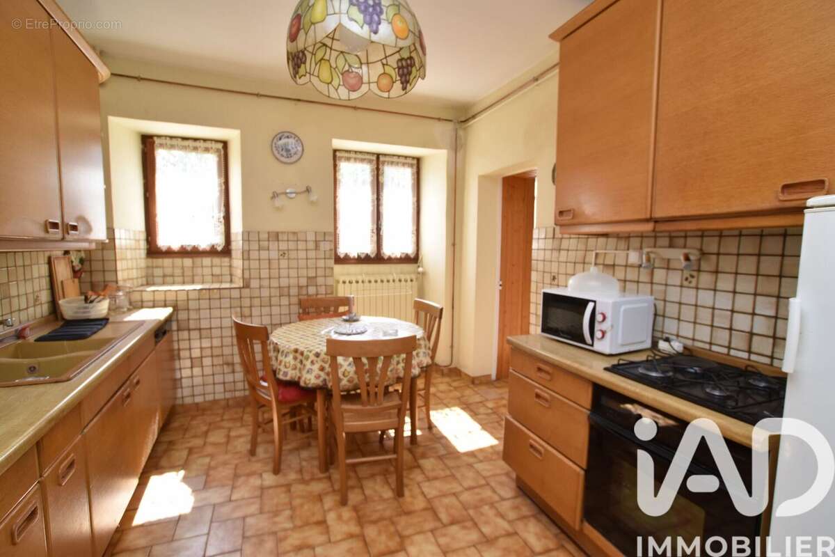 Maison 142 m² à La Motte-D'aveillans  - photo 6