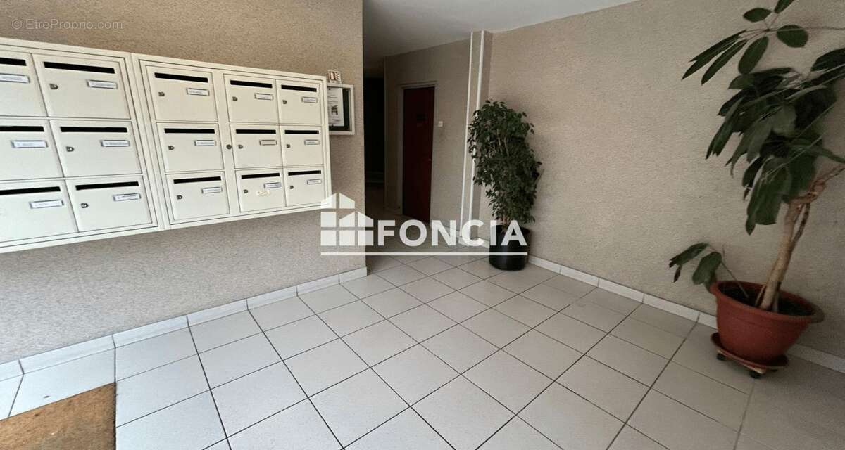Appartement à VILLENEUVE-LA-GARENNE