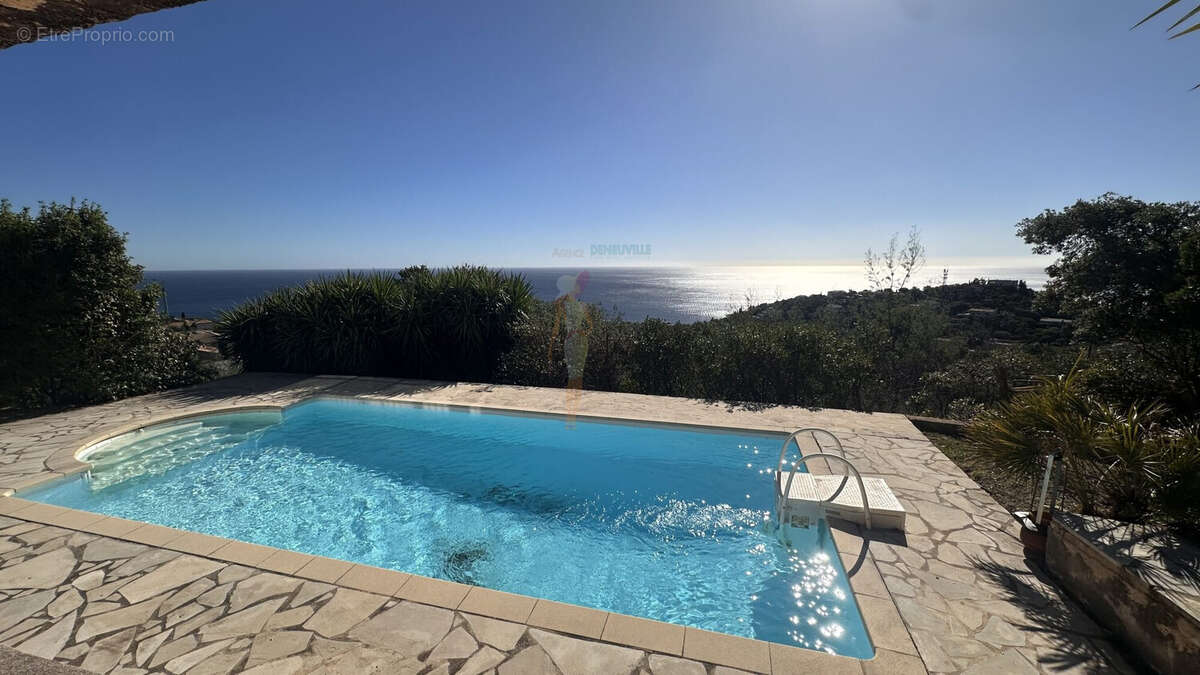 Maison à LES ISSAMBRES