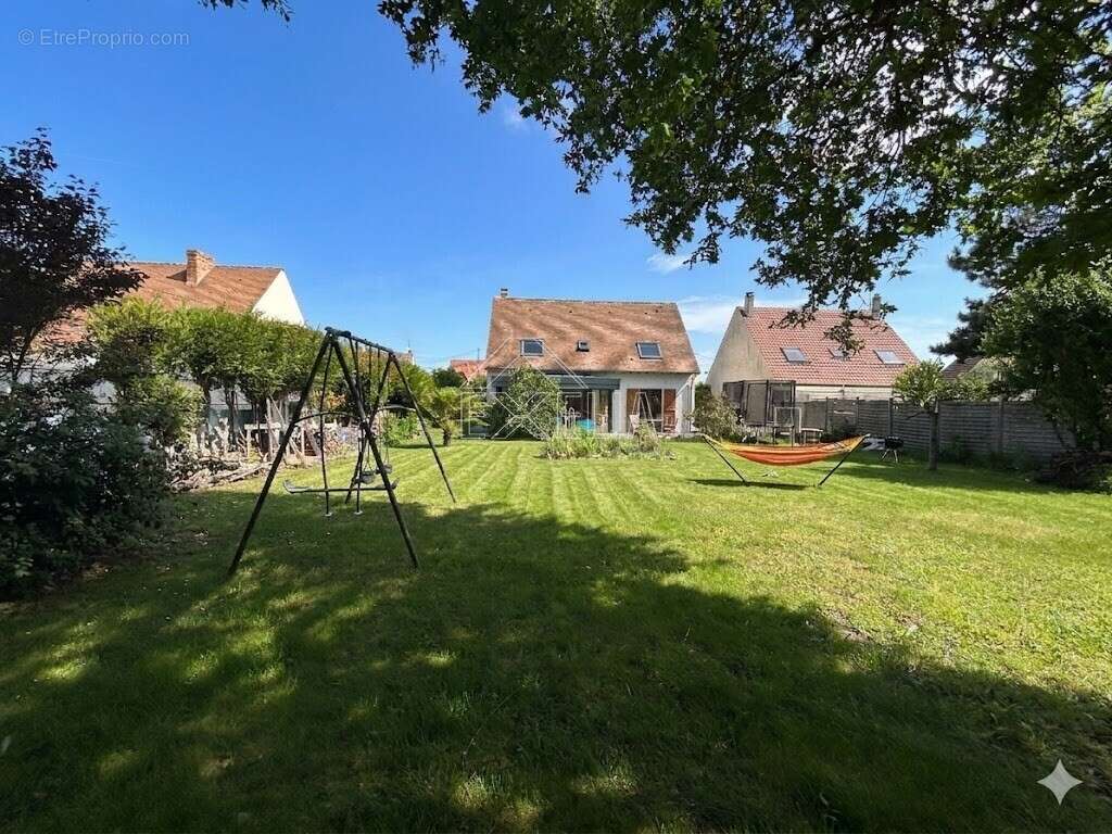 Maison à ROSNY-SUR-SEINE