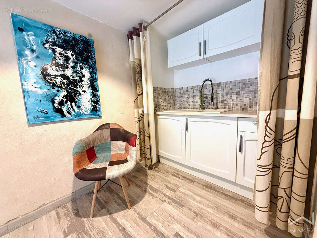 Nathalie SINARD vous présente cet immeuble de rapport à Piolenc - T2 + T3 + Studio avec cour intérieure et cav - photo 4