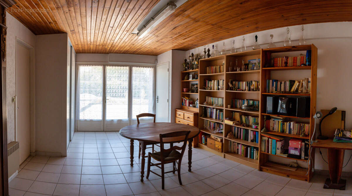 Maison familiale de 182 m² avec piscine et espaces indépendants à Roquefort-sur-Garonne - photo 15