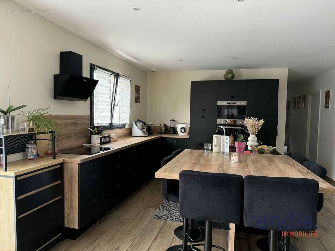 Maison à DOMPIERRE-SUR-BESBRE