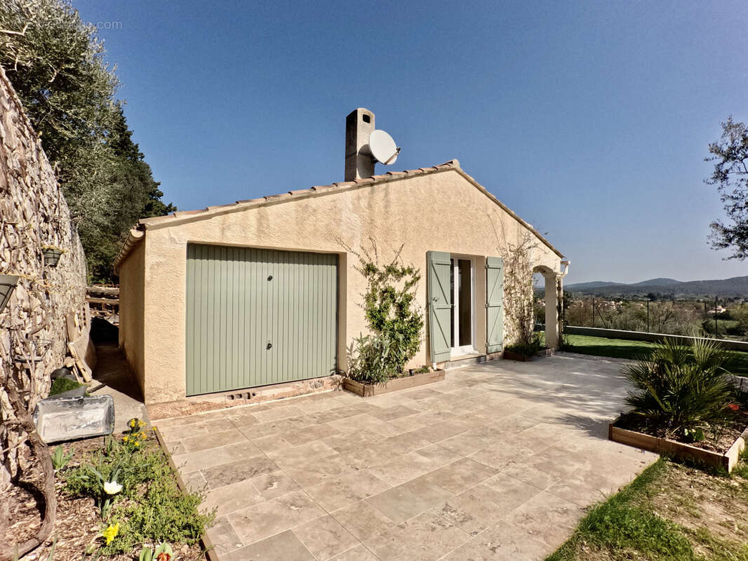 Maison à SOLLIES-VILLE