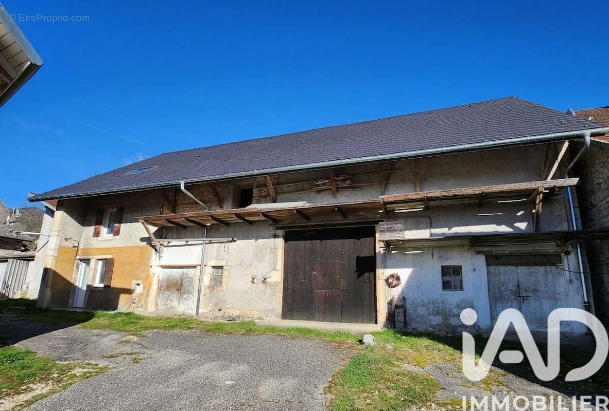 Photo 2 - Maison à CHAMPAGNE-EN-VALROMEY