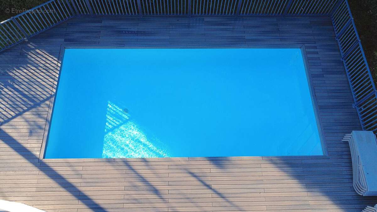 Appartement à VALLAURIS