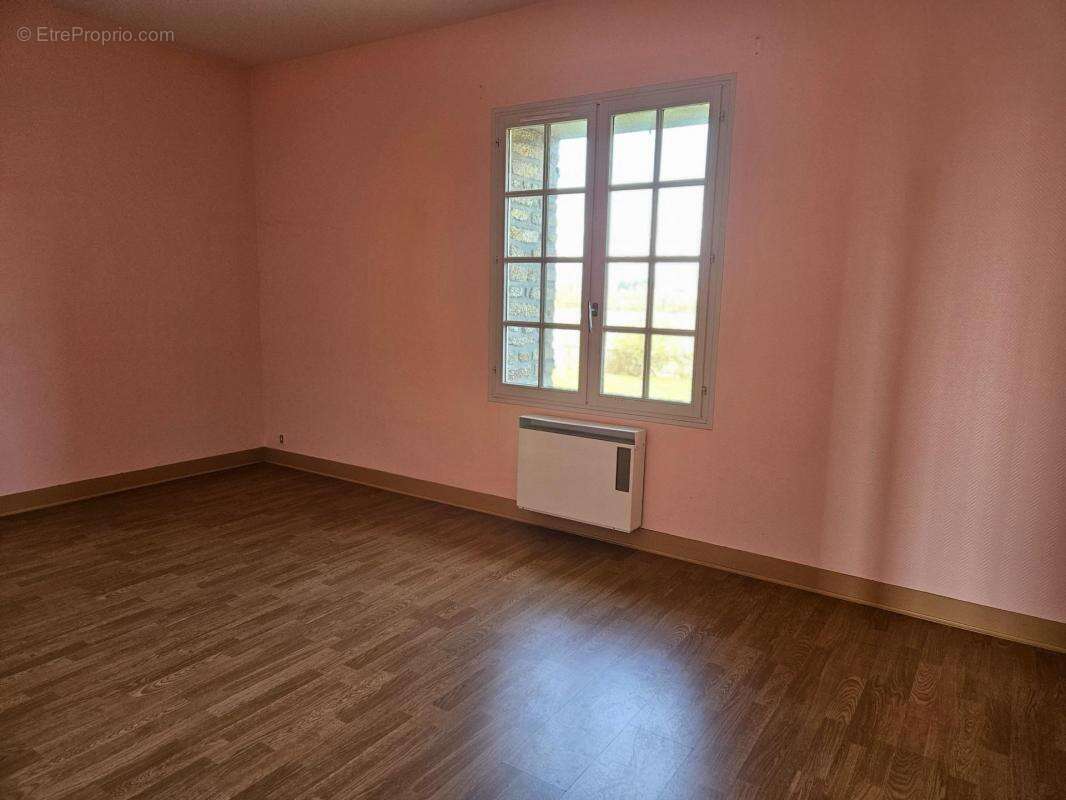 Maison à CONDE-SUR-SARTHE