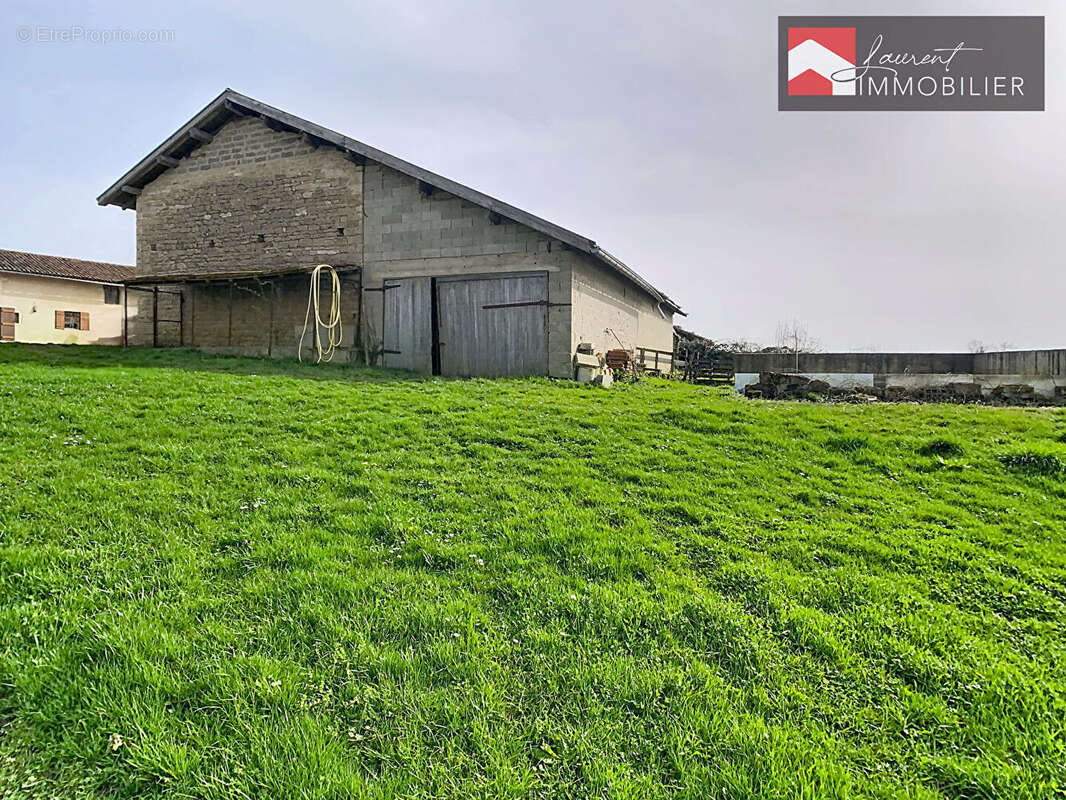 Maison à PONT-DE-VAUX