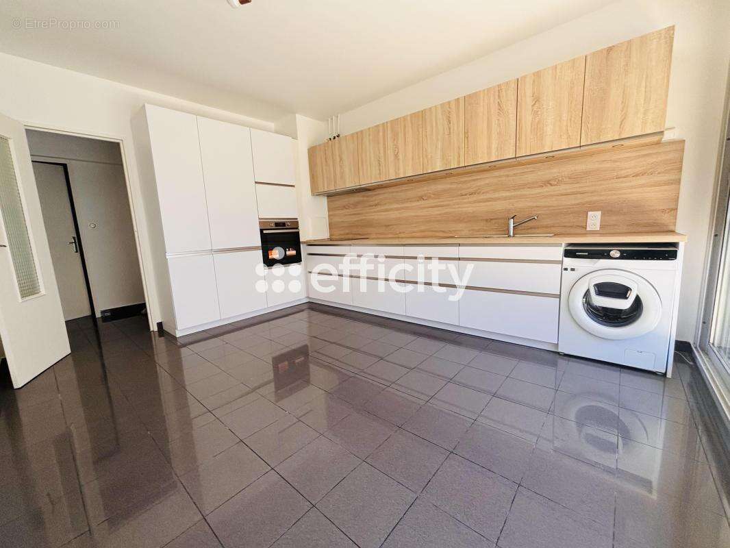 Appartement à MARSEILLE-8E