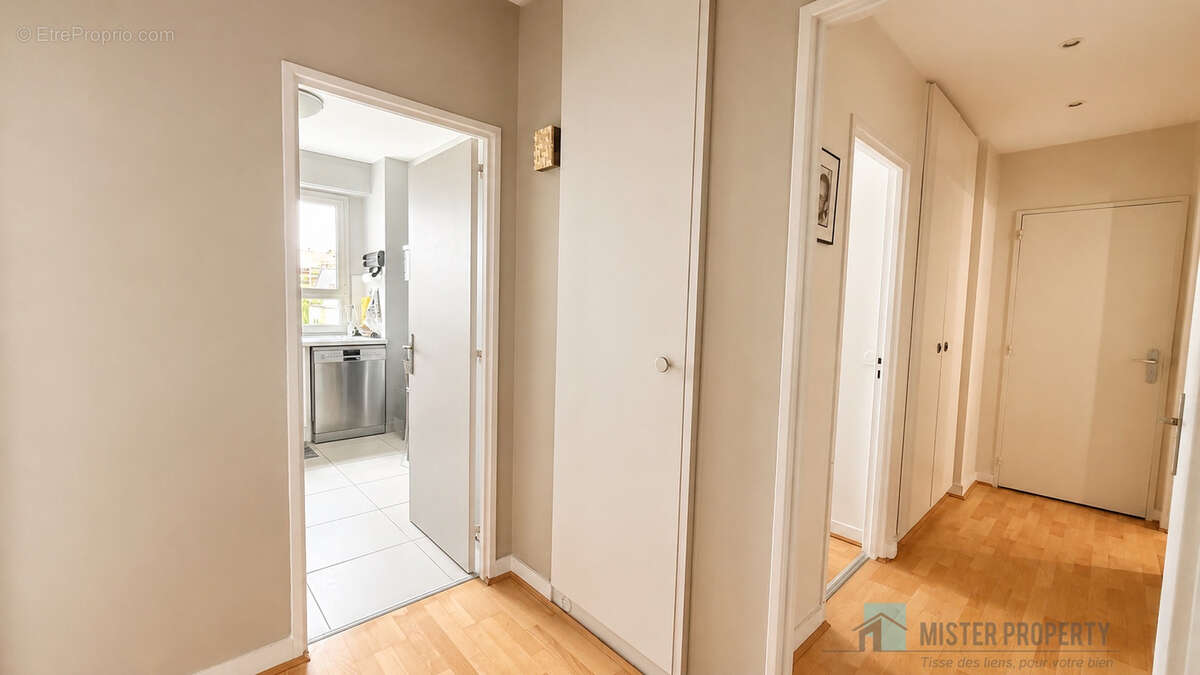Rueil-malmaison / 2 pieces - 51 m2 / centre ville / balcon - cave - parking - photo 6