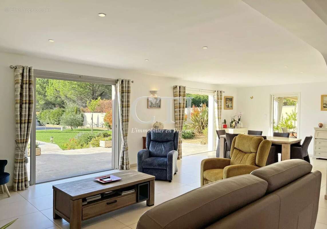 Maison à VAISON-LA-ROMAINE