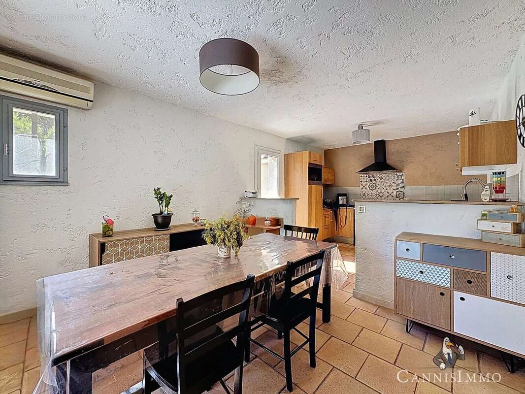 Maison à MANDELIEU-LA-NAPOULE