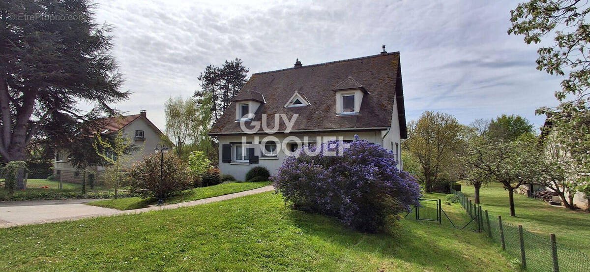 Maison à BRIIS-SOUS-FORGES