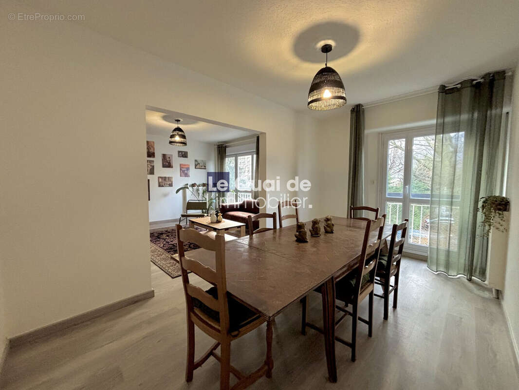 Appartement à LE PONT-DE-CLAIX