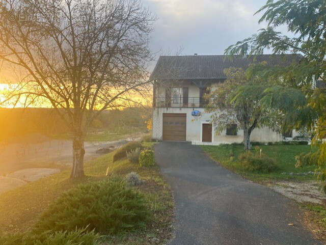 Maison à LACHAPELLE-AUZAC