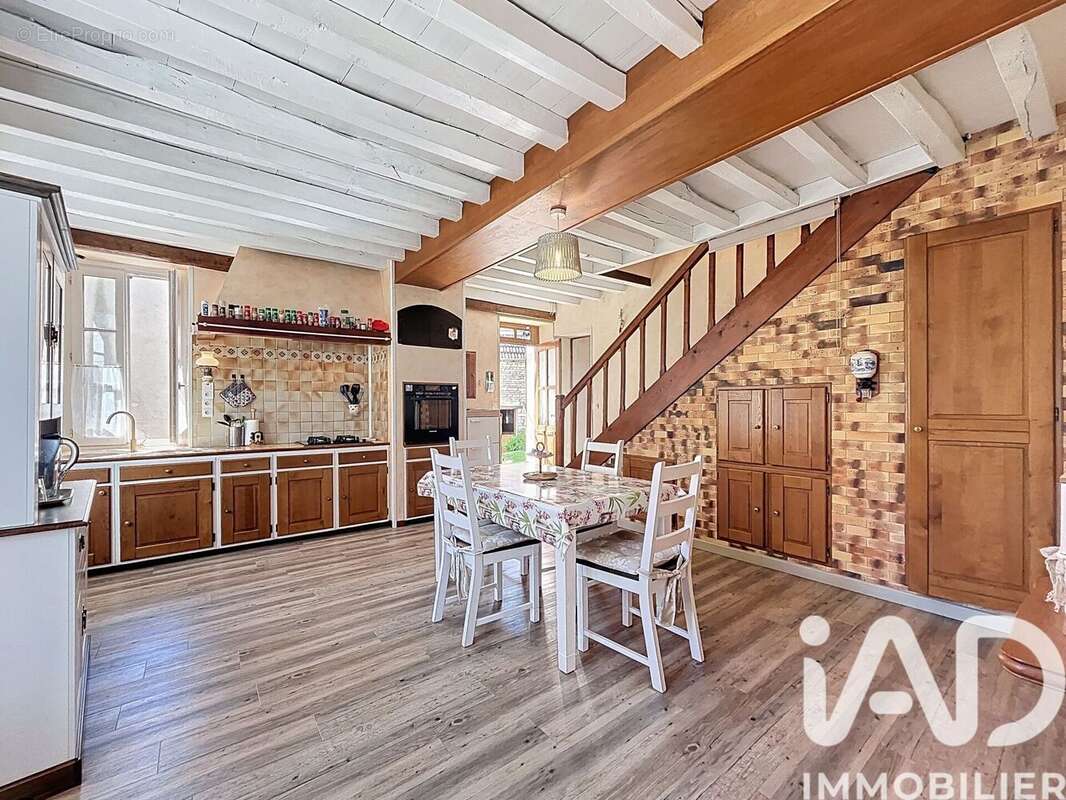 Photo 2 - Maison à MAILLY-LA-VILLE