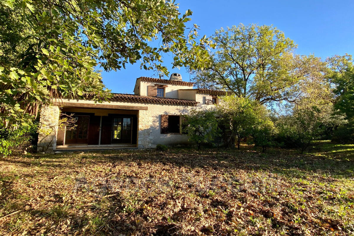 Maison à TOURRETTES-SUR-LOUP