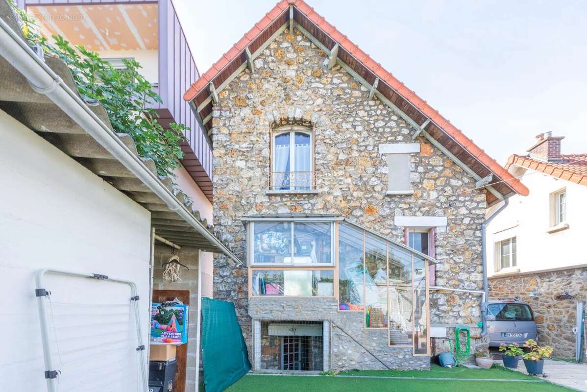 Maison à ISSY-LES-MOULINEAUX