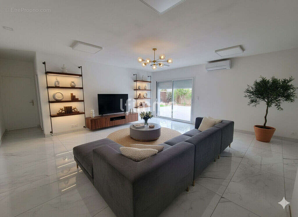 Maison 121 m² + Dépendance 55 m² - St Sulpice et Cameyrac - photo 2