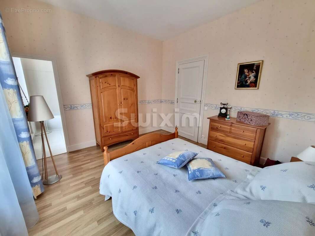 Maison à VARENNES-VAUZELLES