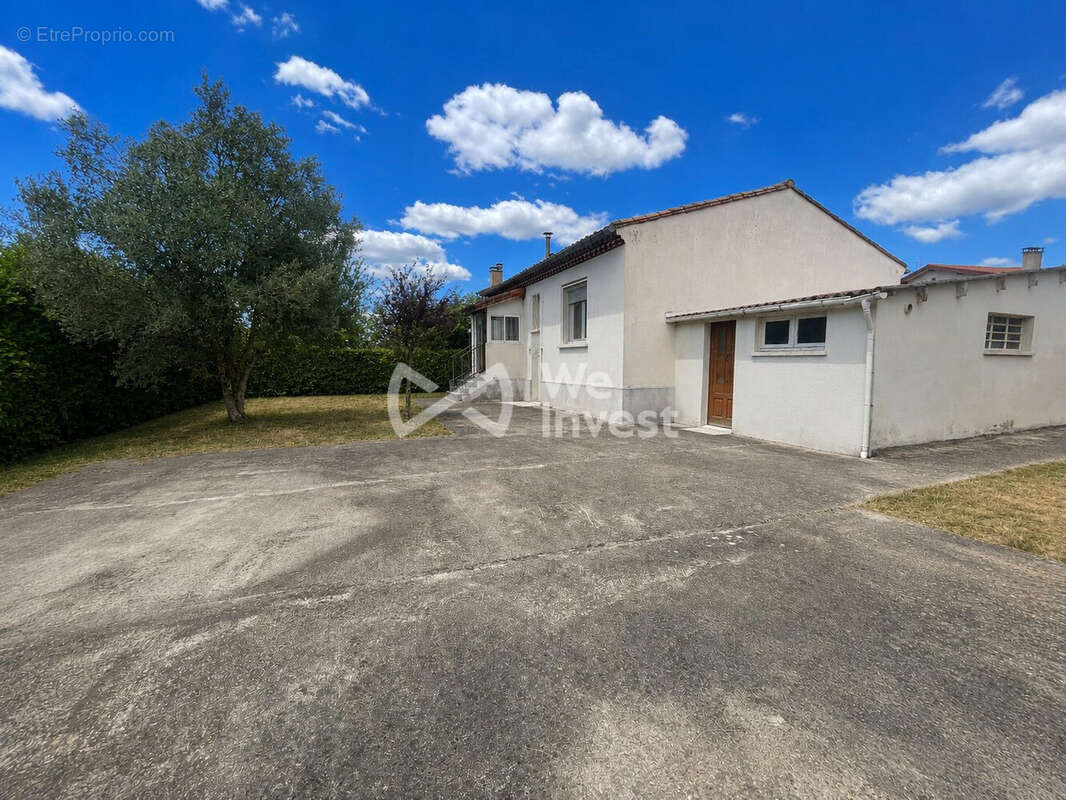 Maison 109 m² à Payrin-Augmontel  - photo 2