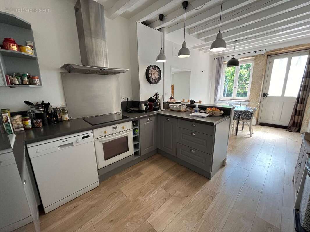 Maison à FONTAINES-SAINT-MARTIN