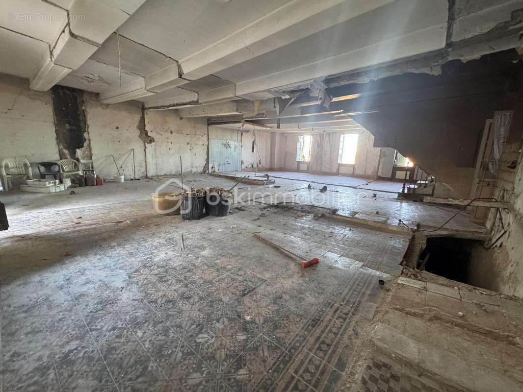 Maison 300m2 avec un garage de 150m2 a rénové Montady - photo 3