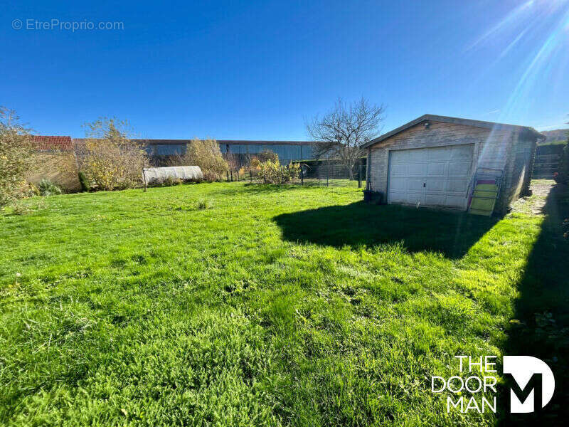 Maison à NEUILLY-L&#039;EVEQUE