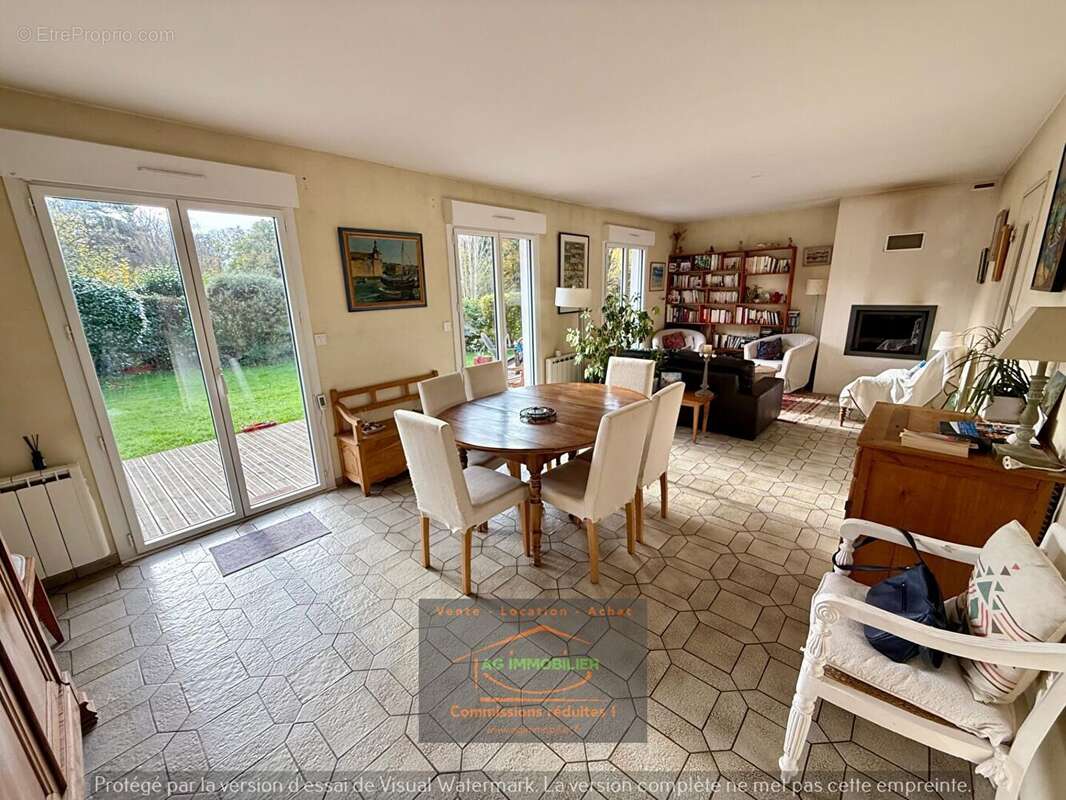 Maison à MONTGERMONT