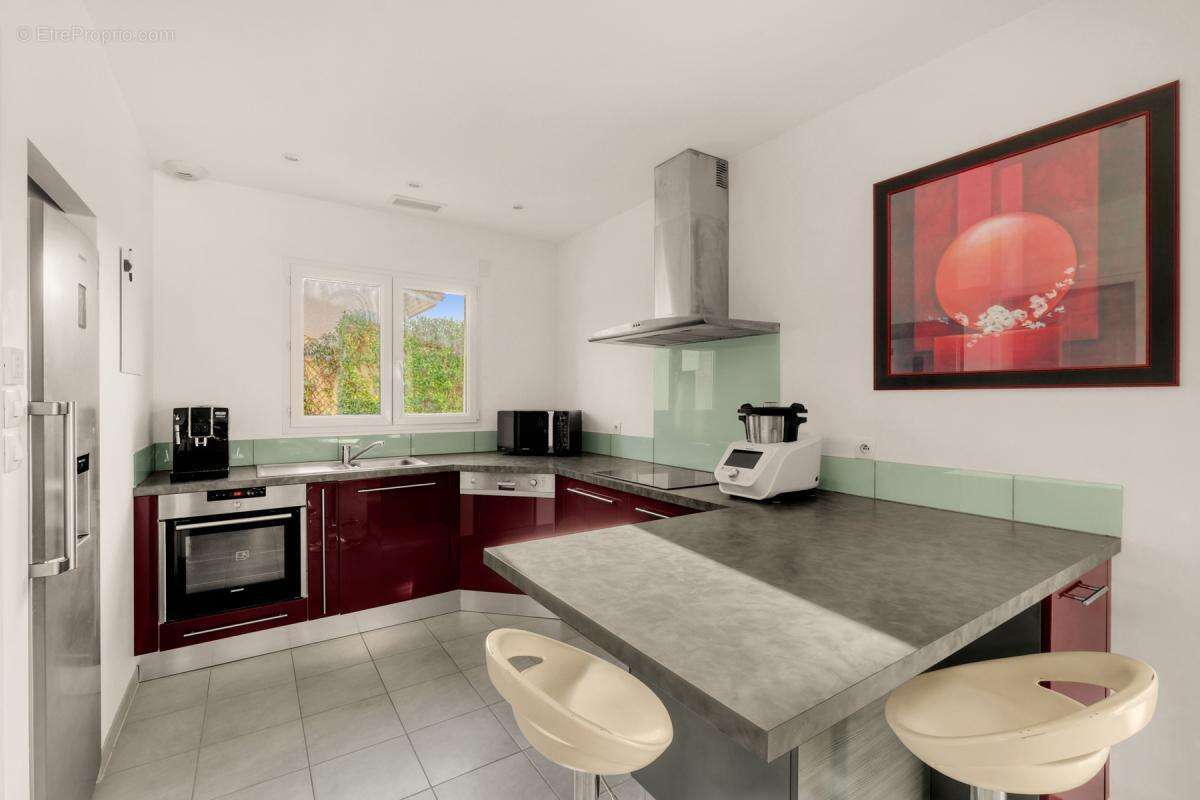 Maison à LA SALVETAT-SAINT-GILLES