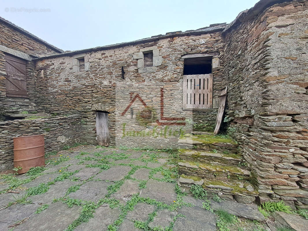 Maison à SENECHAS