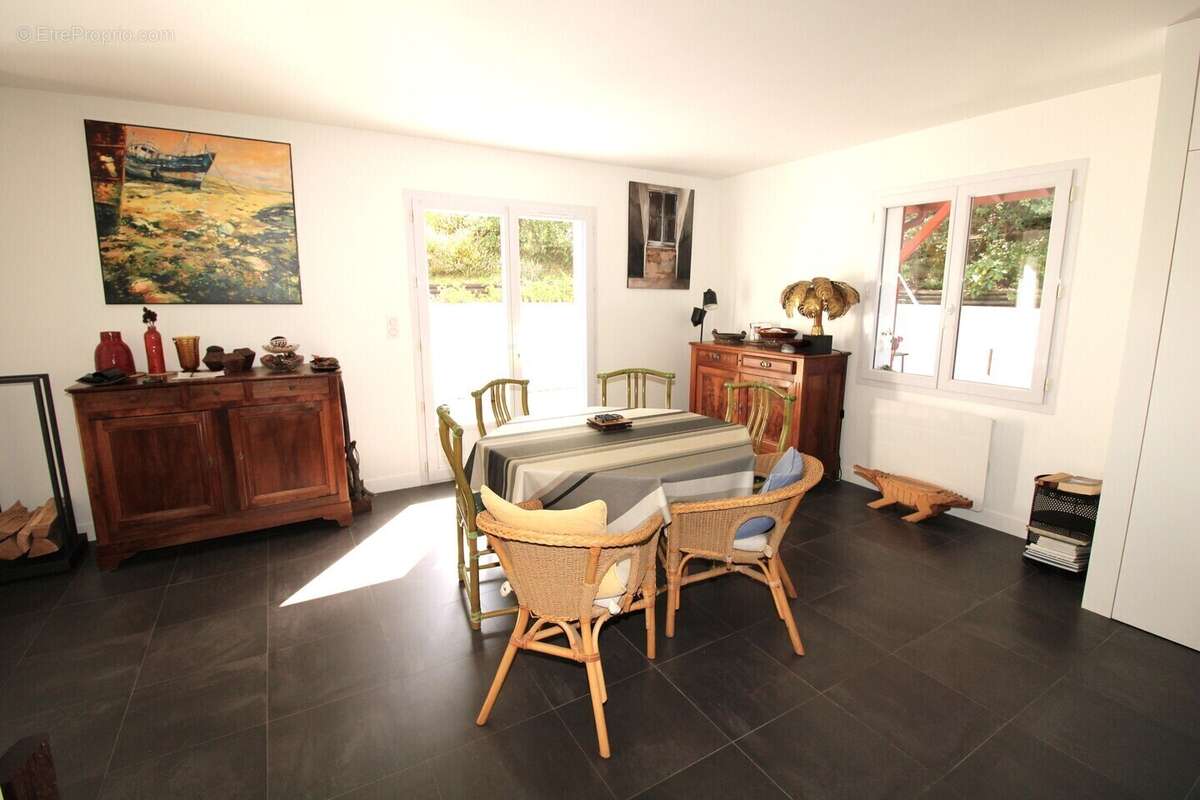 Maison à CIBOURE