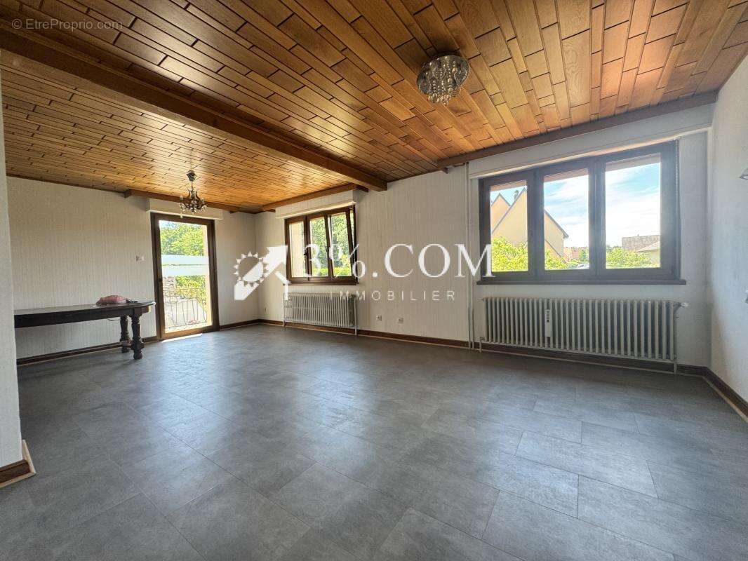 3%COM Maison à Steinbourg sur 6,19 ares - photo 4