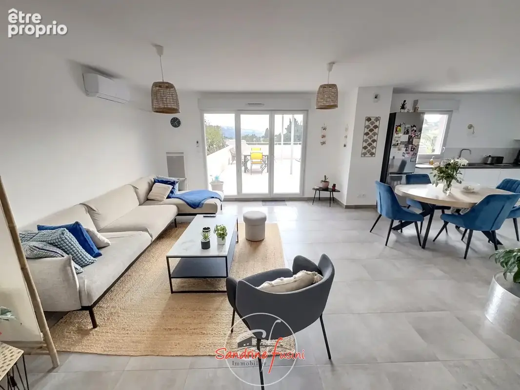Superbe appartement 3 pièces avec terrasse en dernier étage - parking privatif - photo 3
