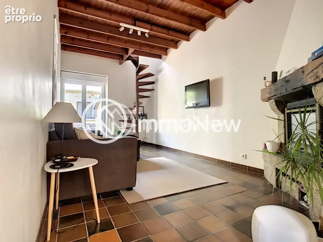 Carolles   maison en pierres avec terrasse et parking - photo 3