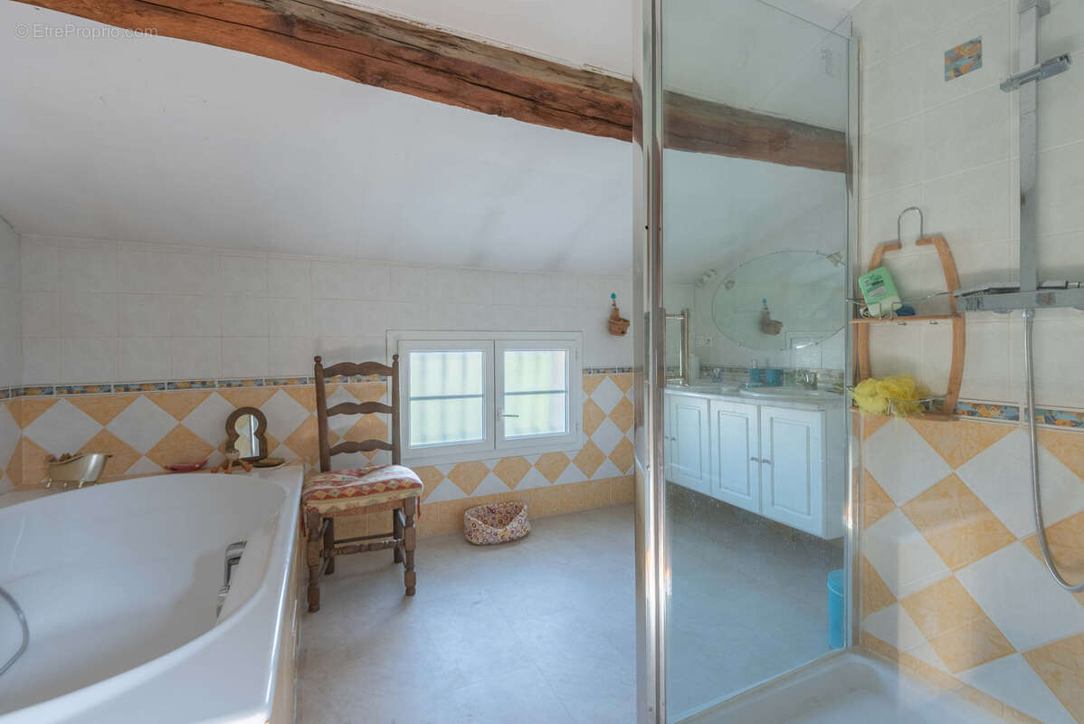 Maison à FARGUES-SAINT-HILAIRE