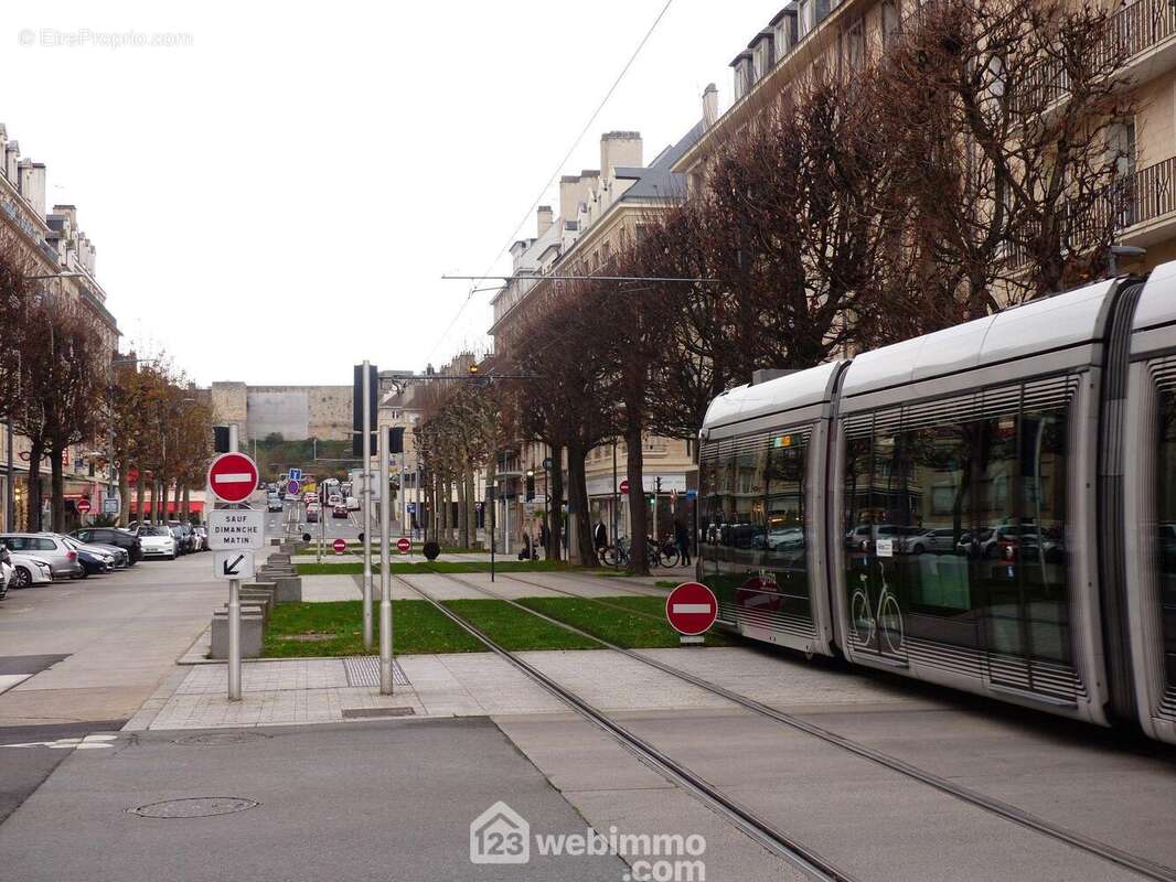Et des transports en commun (Bus et Tram). - Appartement à CAEN