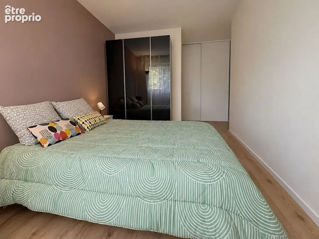 Mérignac - Appartement T4 de 86 m², rénové, avec extérieur et parking - photo 9