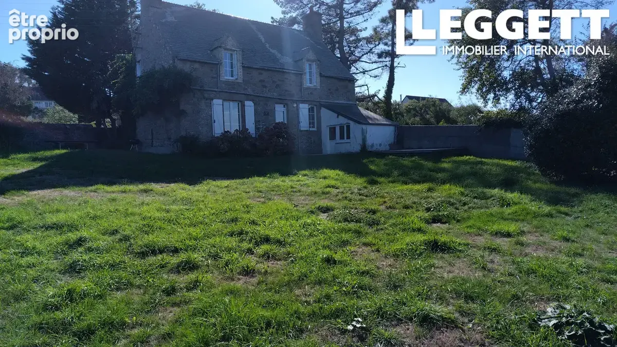 Maison à vendre à Fermanville avec vue mer, terrain de 1 400 m² et dépendance - photo 3