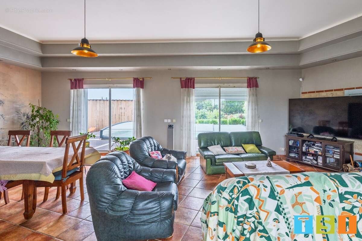 Maison à MONDAVEZAN