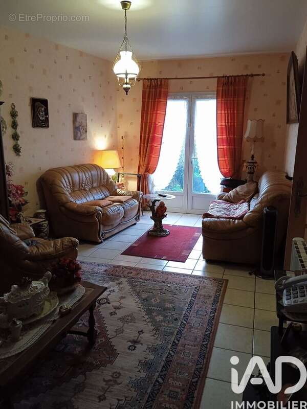 Photo 3 - Maison à LA ROCHE-DERRIEN