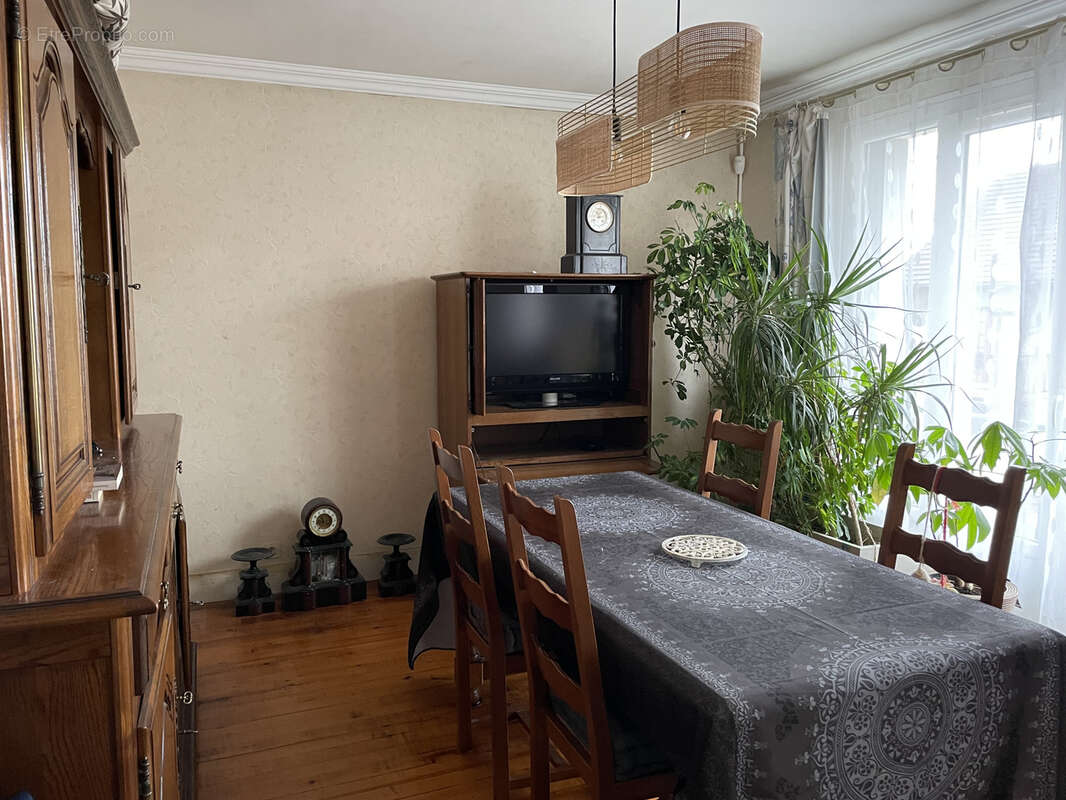 Maison à SAINTE-GENEVIEVE