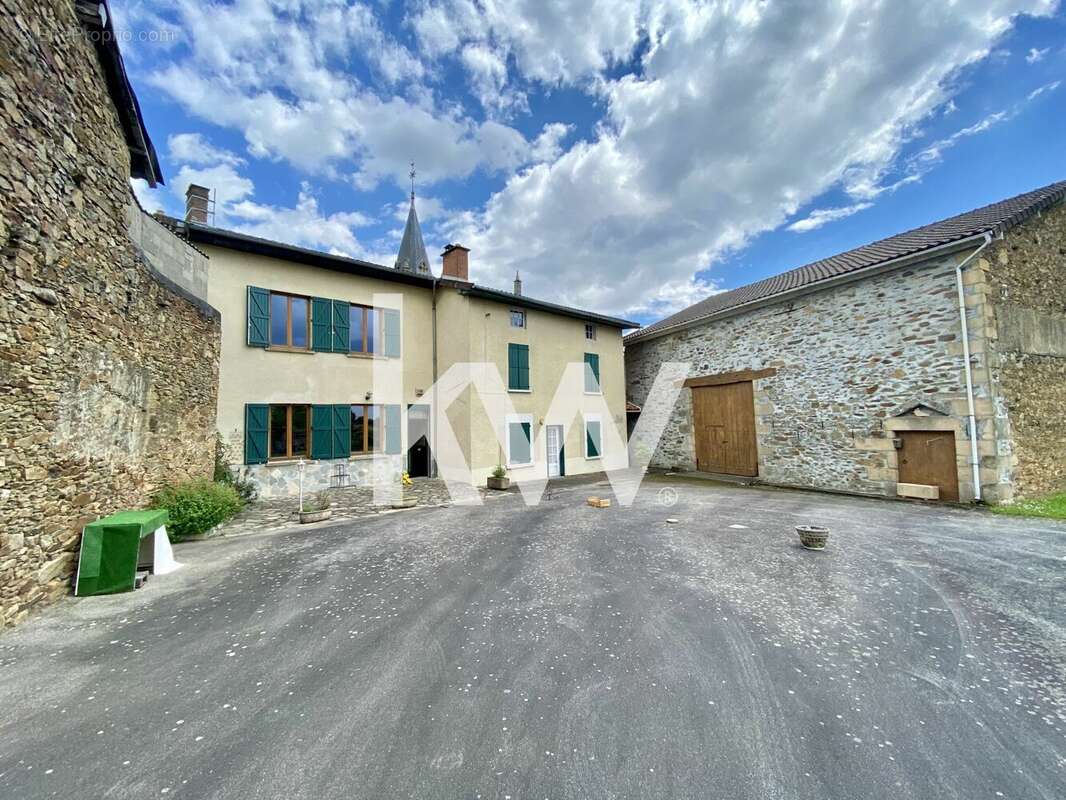 Maison à VERNEUIL-SUR-VIENNE