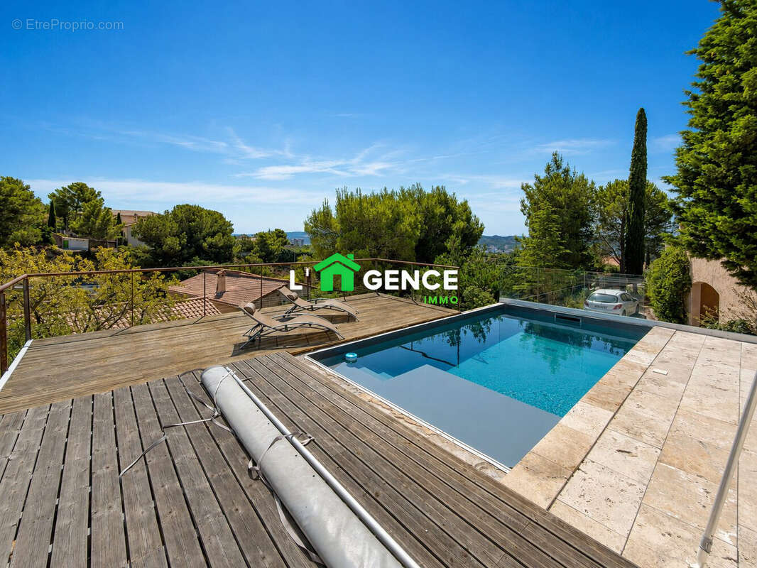 Maison 110 m² à Martigues  - photo 2