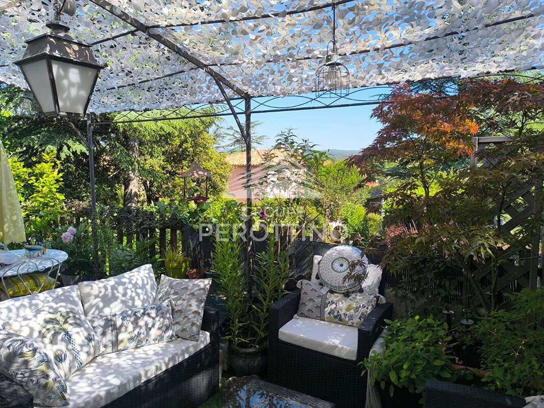 Appartement à SAINT-MAXIMIN-LA-SAINTE-BAUME
