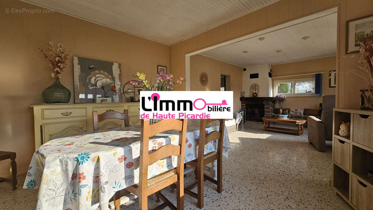 Maison à LA NEUVILLE-LES-BRAY