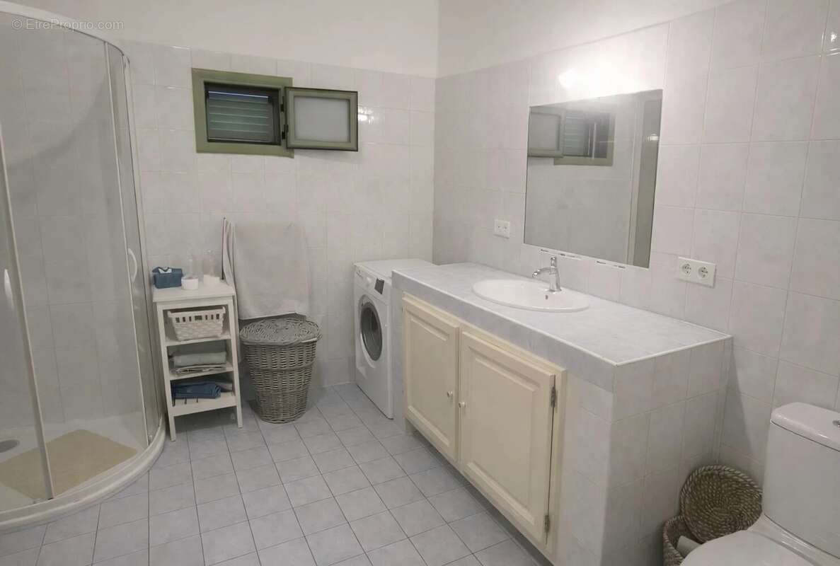 Appartement à VALLAURIS