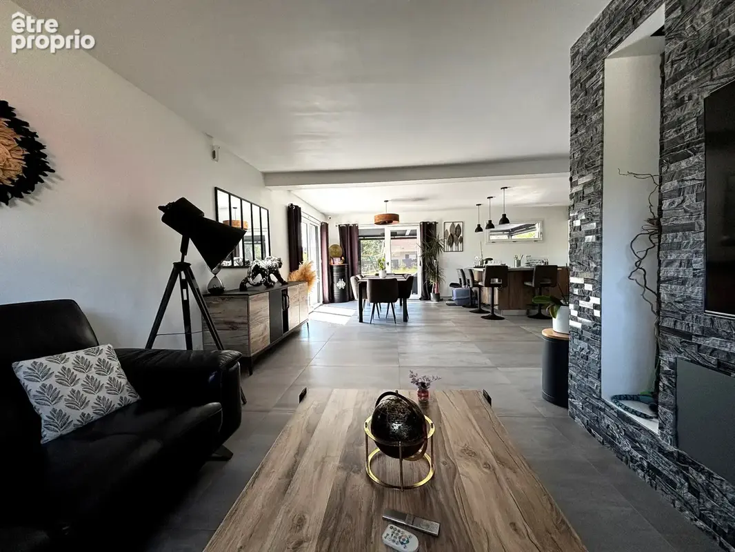LACOLLONGE   Maison contemporaine 150 m2 avec piscine chauffée et prestations haut de gamme (VB3797) - photo 5