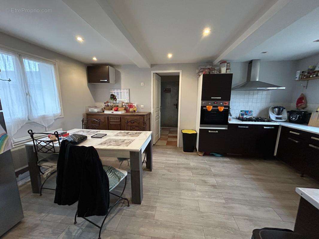 Maison à CREVECOEUR-LE-PETIT